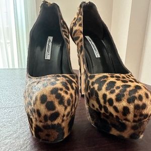 Brian Atwood India Pumps